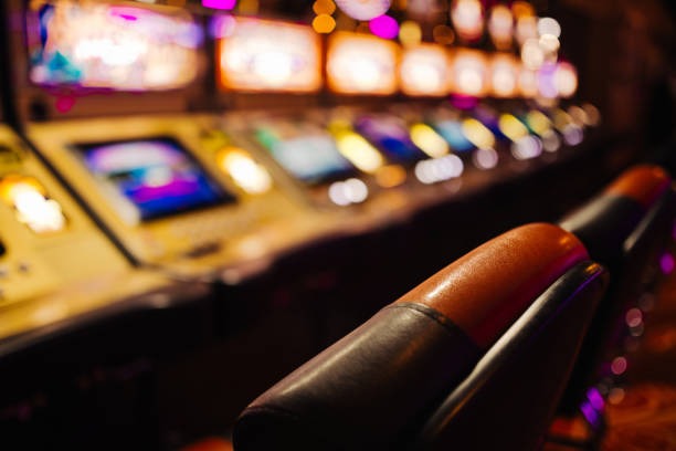 Fa Cai Shen Deluxe five-reel slot interface with symbol payouts displayed